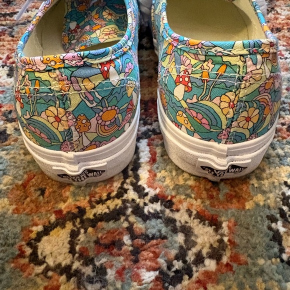 Vans Women's Colorful mushroom trippy skate Sneakers shoes size 9 - Picture 3 of 6